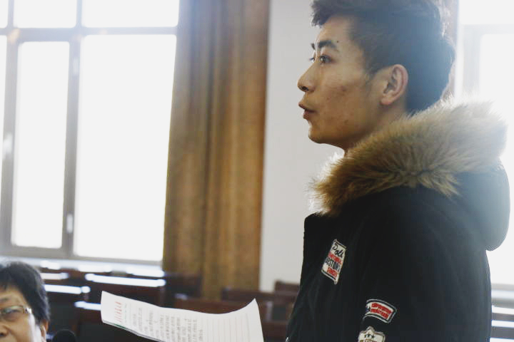 矿业与煤炭学院学生代表14级矿机学生蔺少杰发言